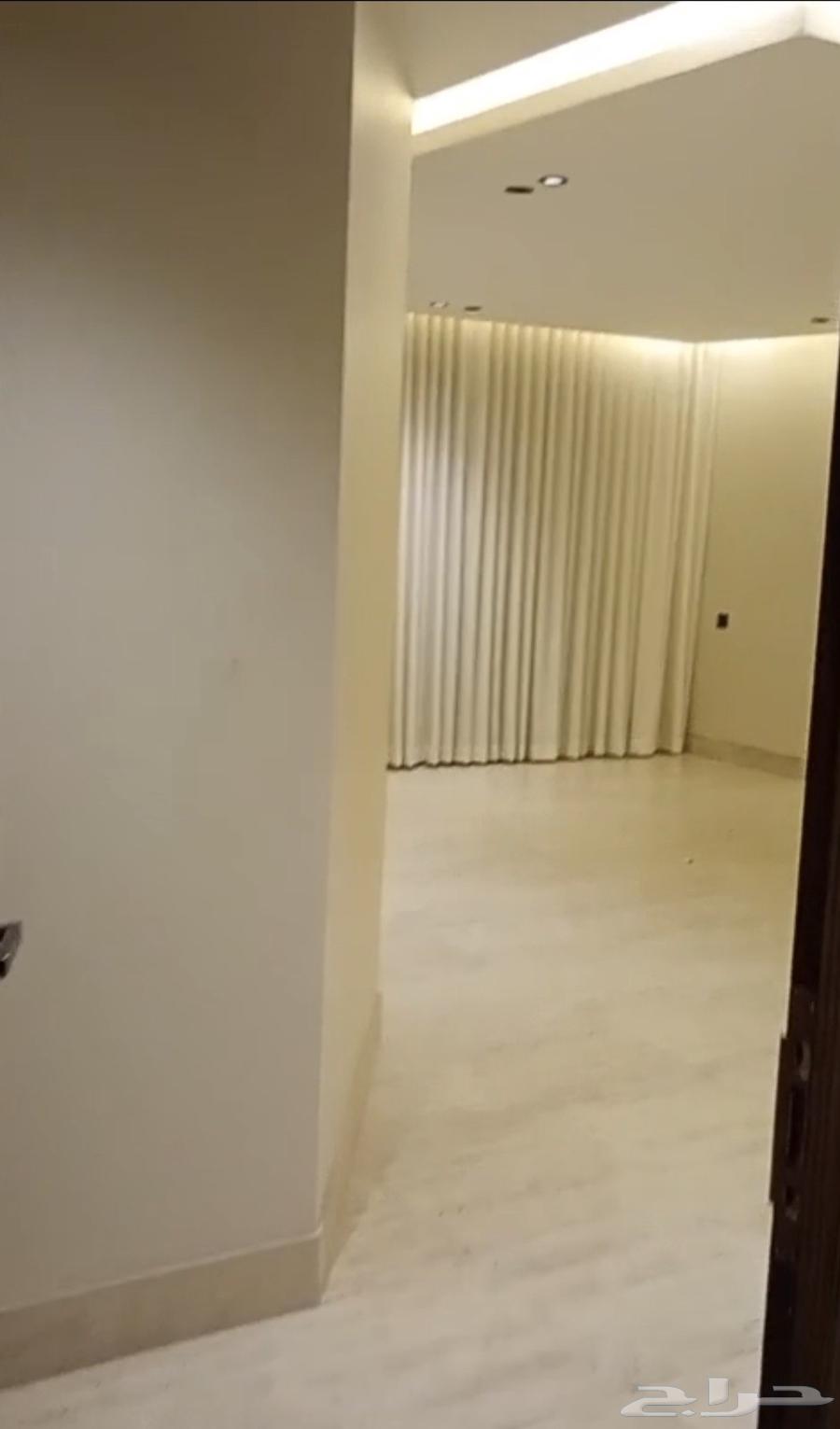 شقة 5 غرف في احد 3