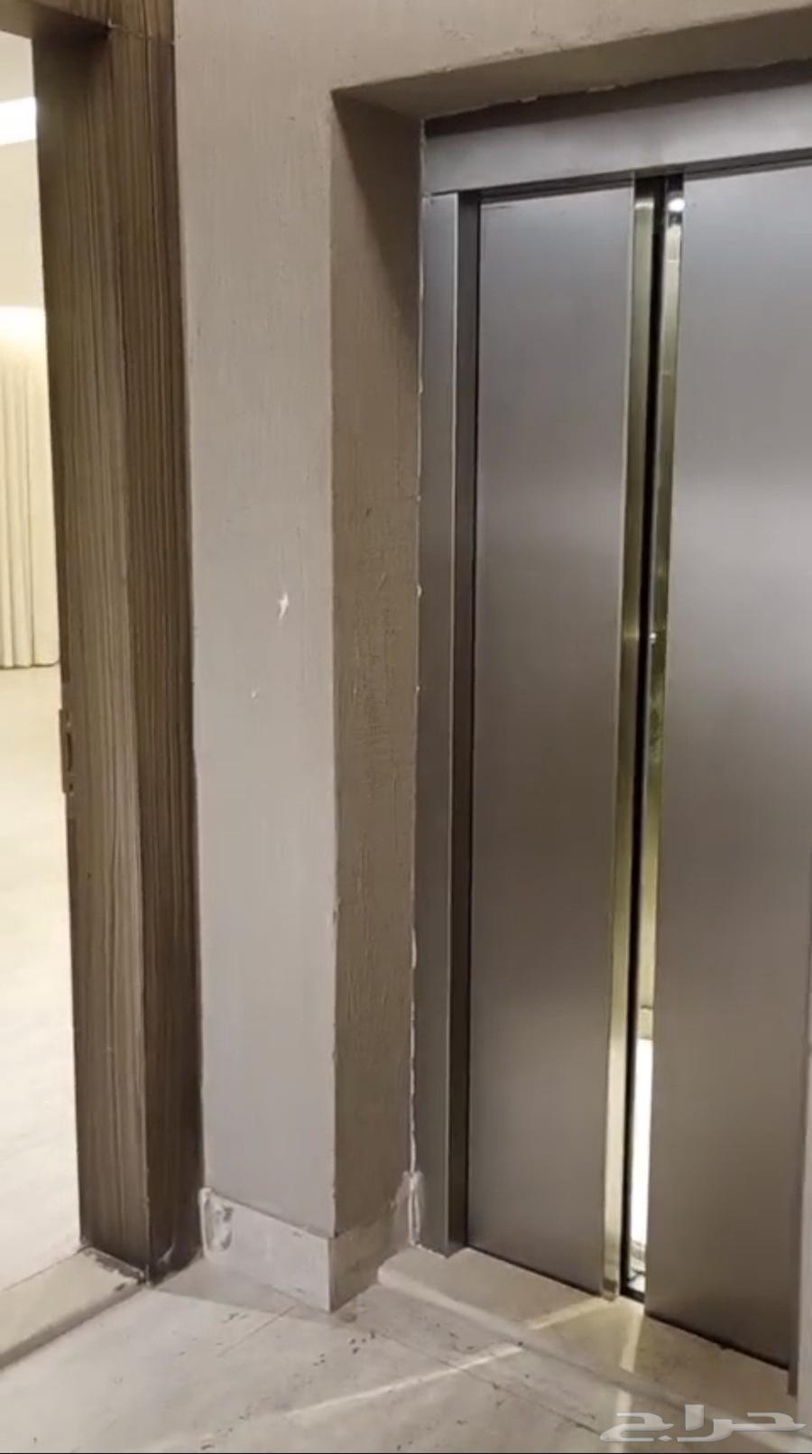 شقة 5 غرف في احد 4