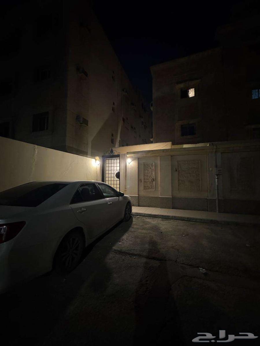 شقة 5 غرف في النور 11