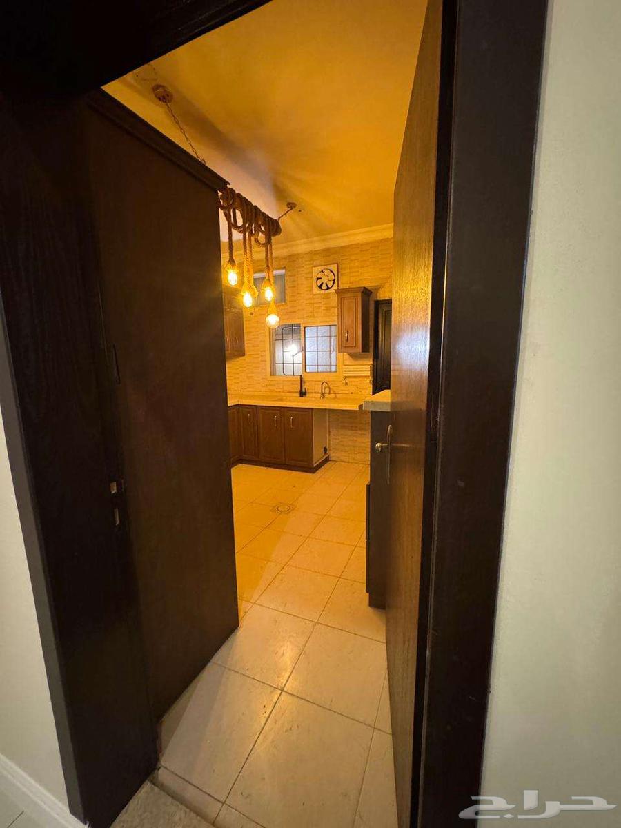 شقة 5 غرف في النور 6