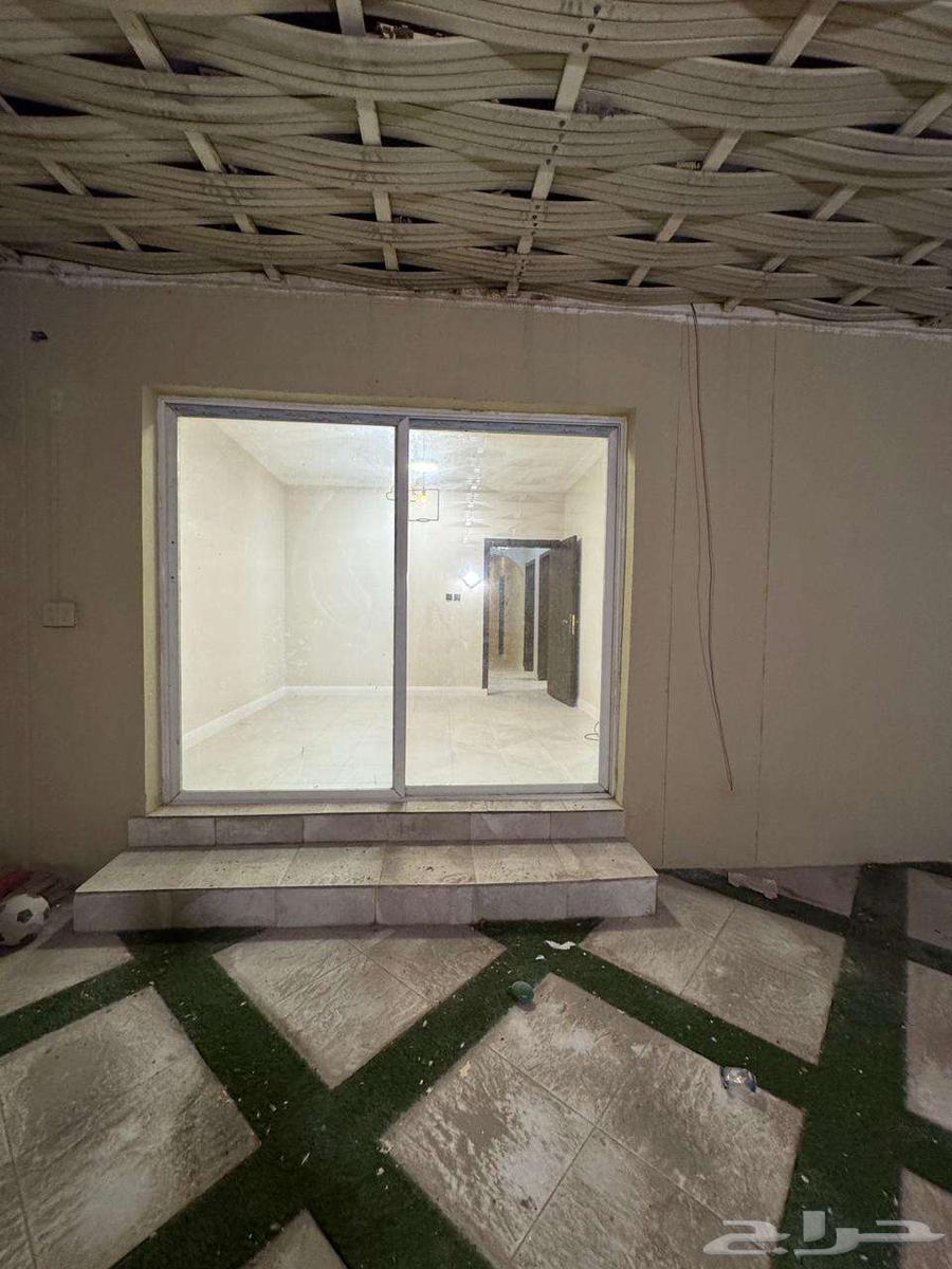 شقة 5 غرف في النور 9