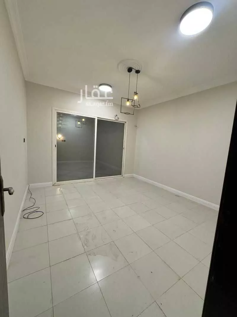 شقة 5 غرف في النور 12