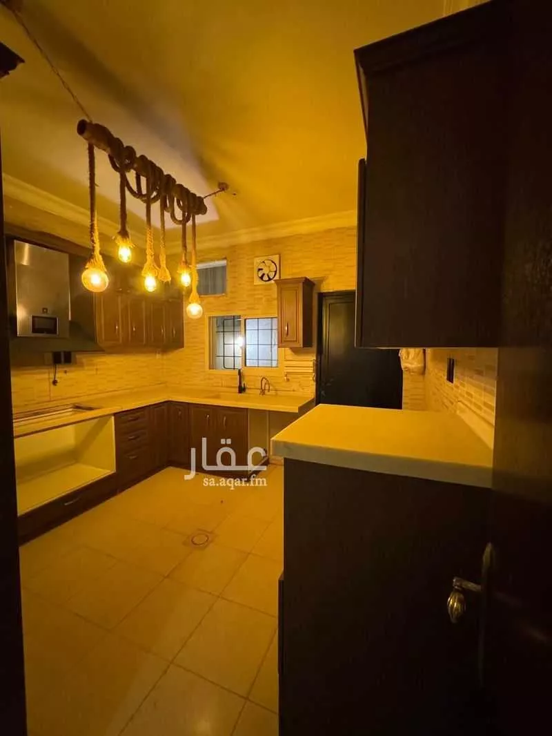 شقة 5 غرف في النور 22