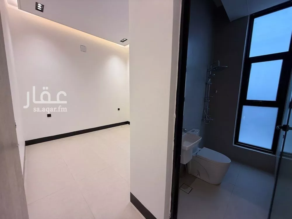 فيلا 5 غرف في الرمال 10