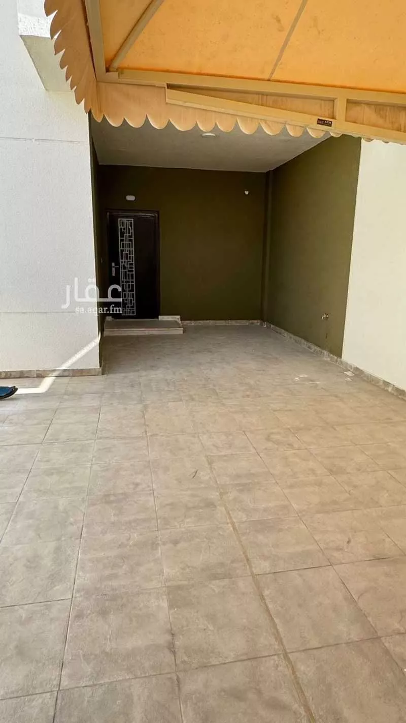 فيلا 8 غرف في الشرق 11