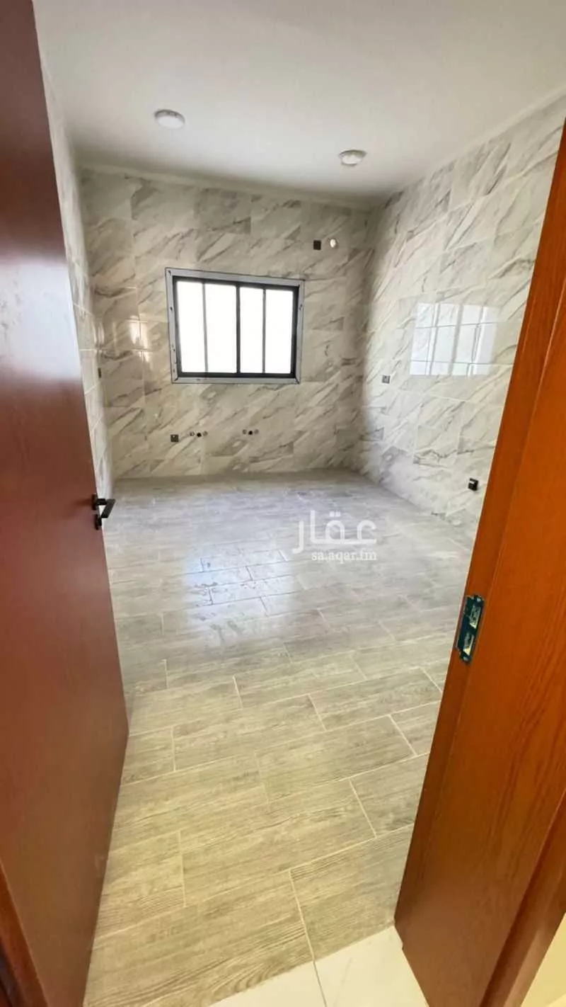 فيلا 8 غرف في الشرق 14