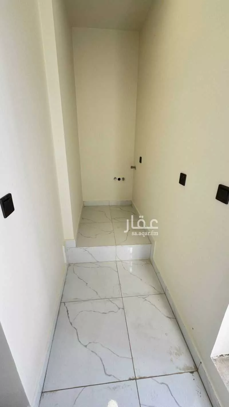 فيلا 8 غرف في الشرق 19