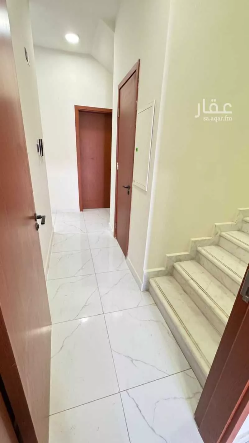 فيلا 8 غرف في الشرق 21