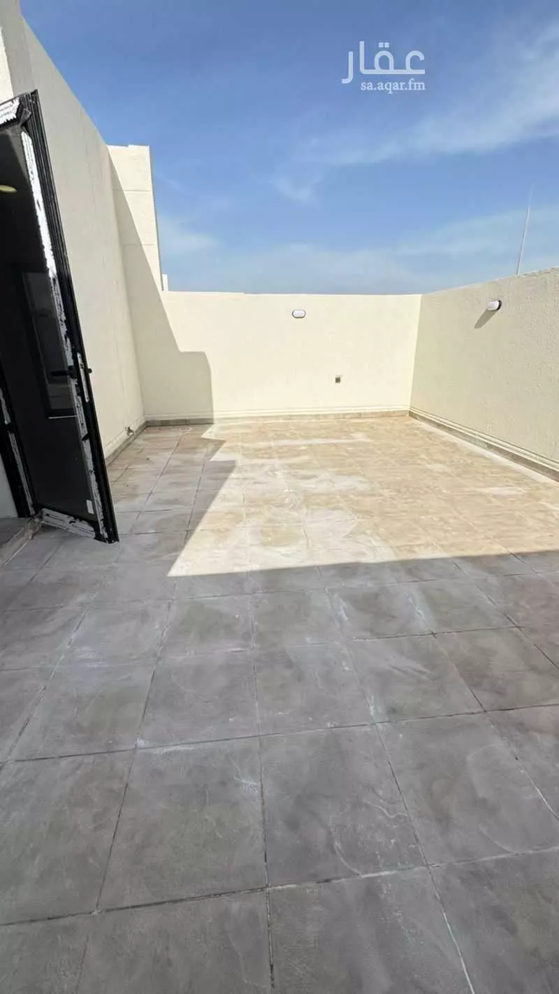 فيلا 8 غرف في الشرق 22