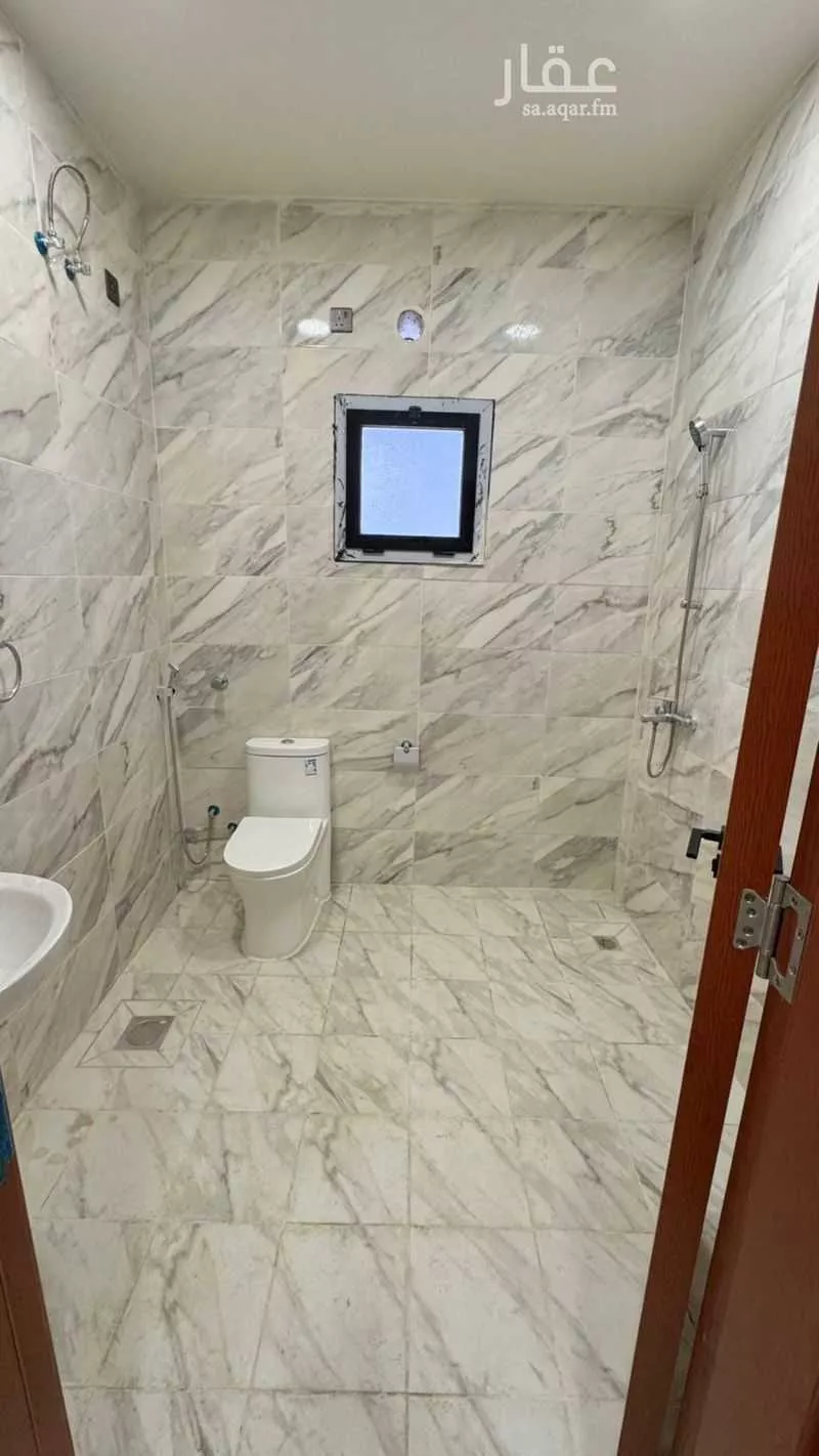 فيلا 8 غرف في الشرق 7