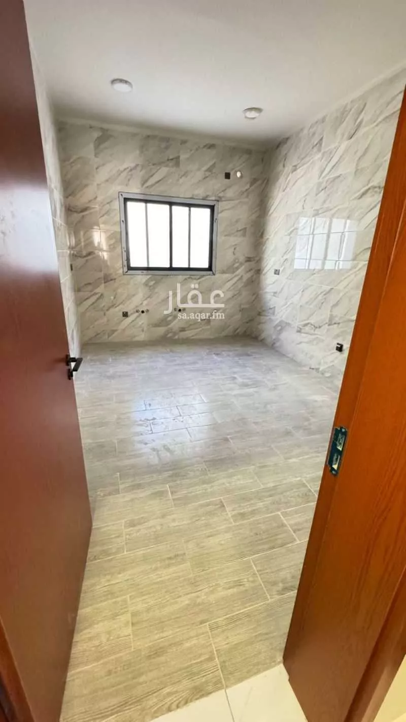 فيلا 8 غرف في الشرق 17