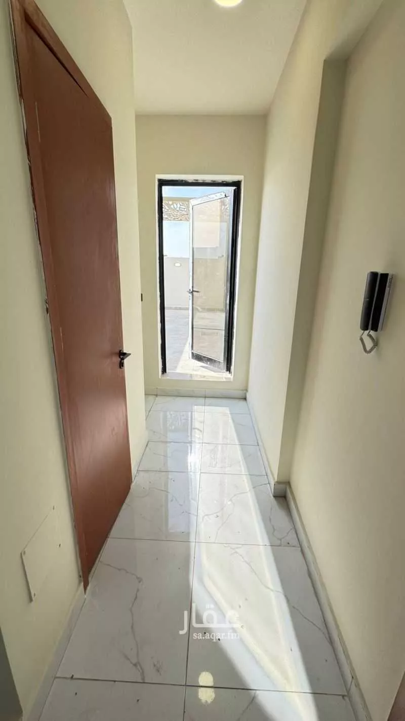 فيلا 8 غرف في الشرق 18