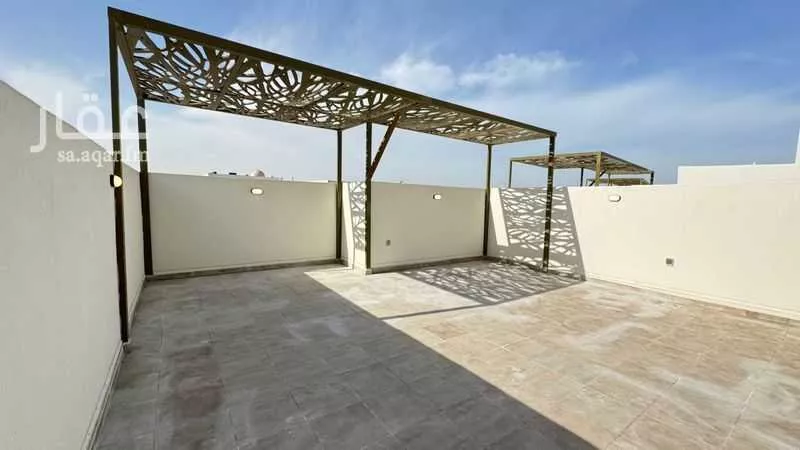 فيلا 8 غرف في الشرق 8