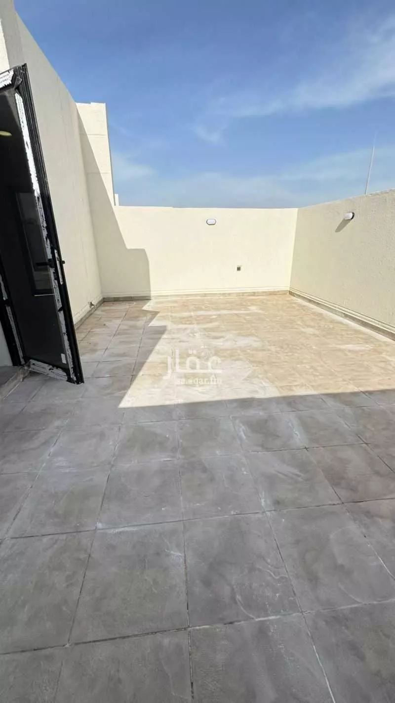 فيلا 8 غرف في الشرق 9