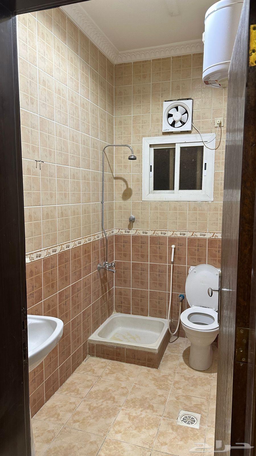 شقة 41 غرف في المعابدة 16