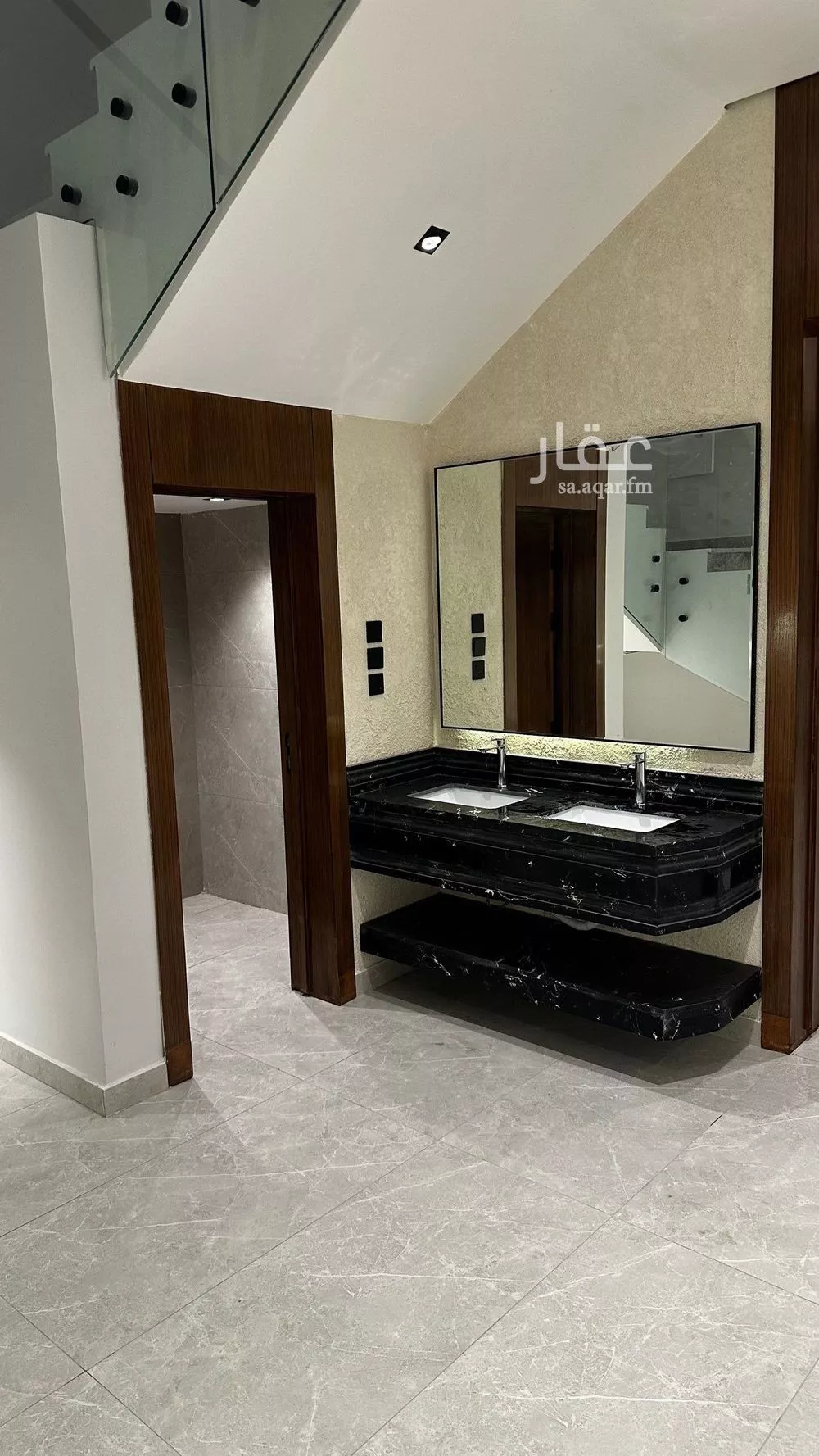 فيلا 6 غرف في المهدية 10