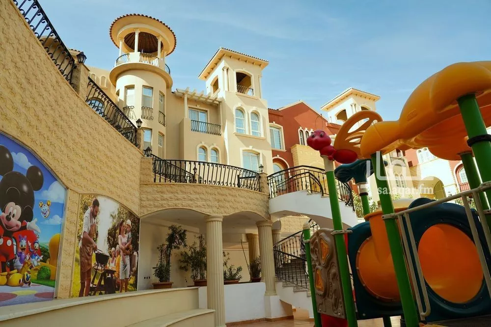 3 bedroom apartment in Dhahrat Laban 10