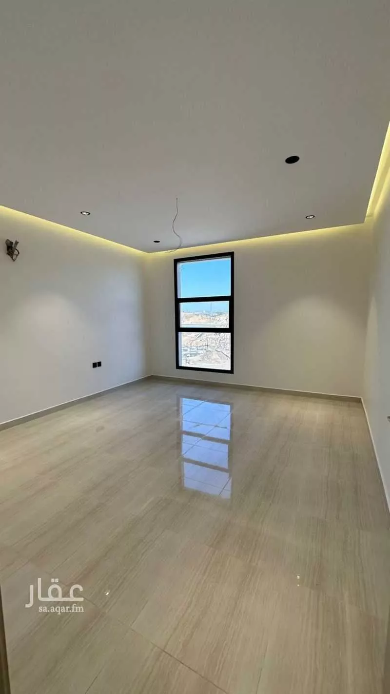 فيلا 11 غرف في الملك فهد 5