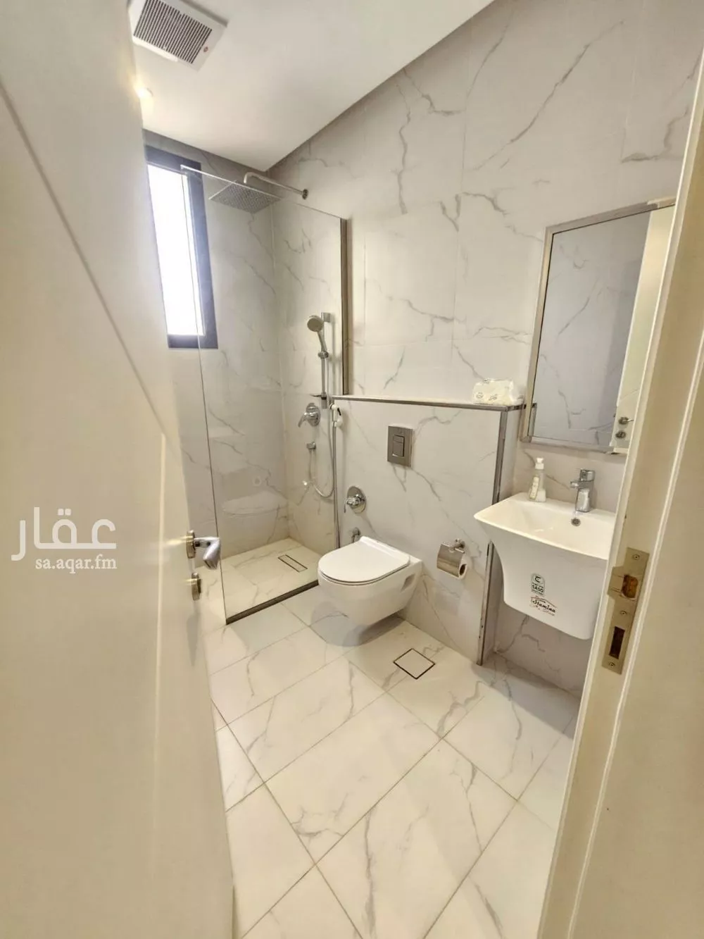 شقة 3 غرف في العارض 10