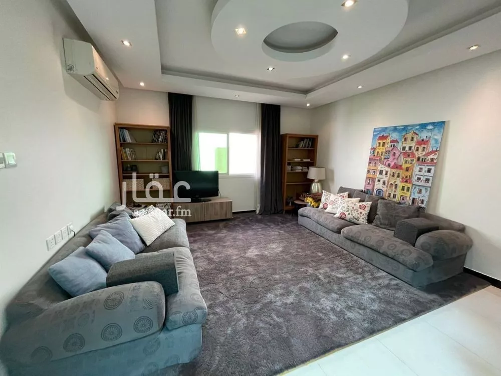 فيلا 5 غرف في التعاون 8