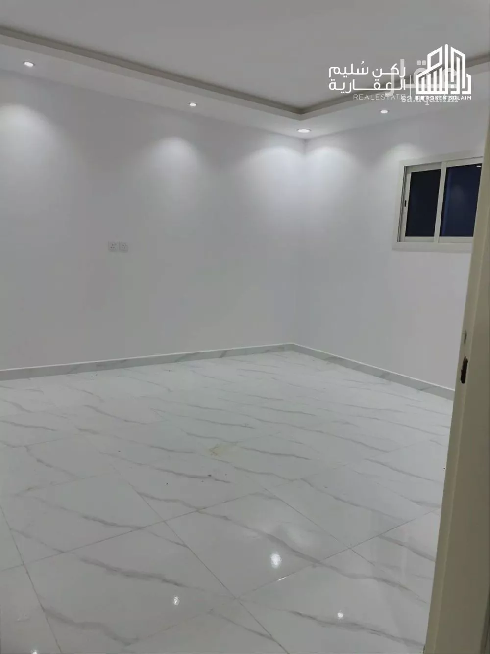 شقة 4 غرف في عريض 6