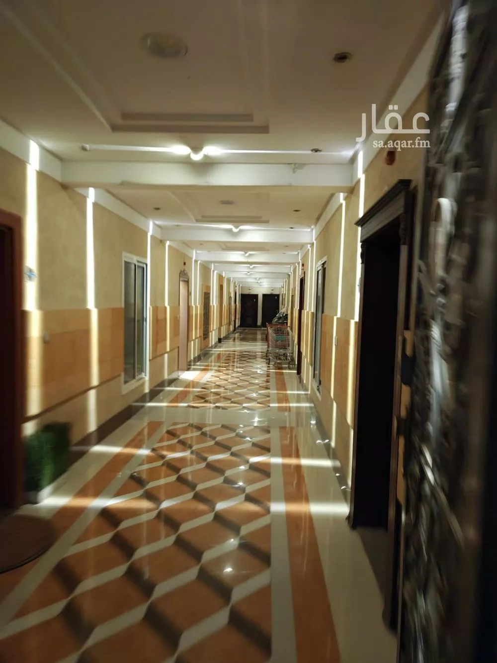 شقة 4 غرف في النخيل 15