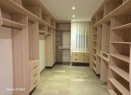 شقة 5 غرف في الروضة 5