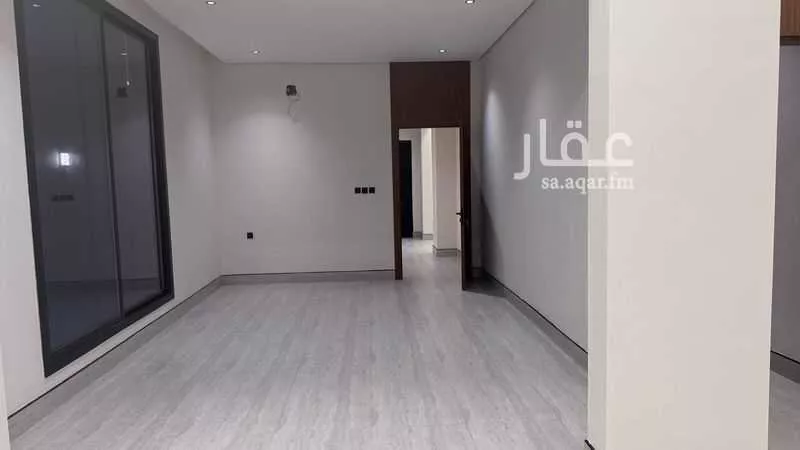 فيلا 6 غرف في الشرق 3