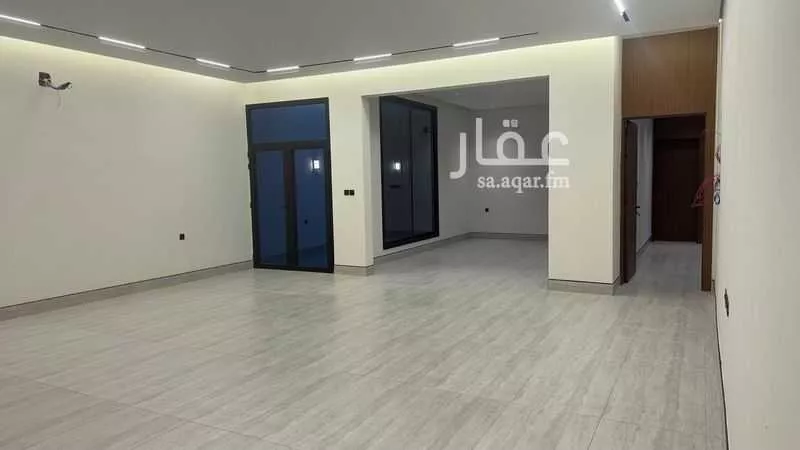 فيلا 6 غرف في الشرق 4