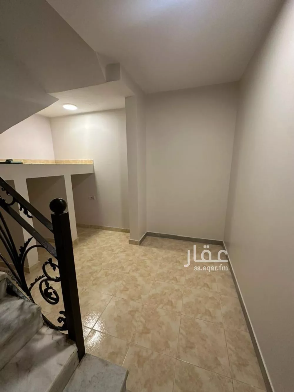 شقة 2 غرف في العقيق 4