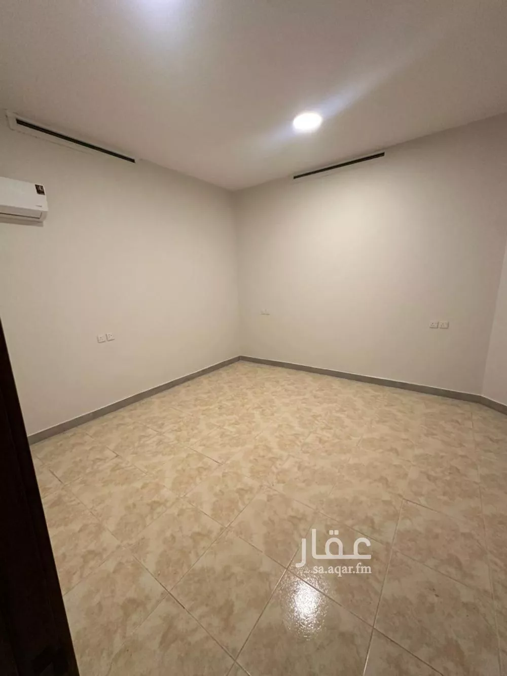 شقة 2 غرف في العقيق 5