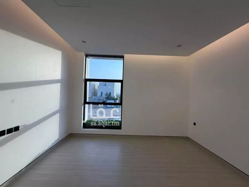 فيلا 5 غرف في العارض 8