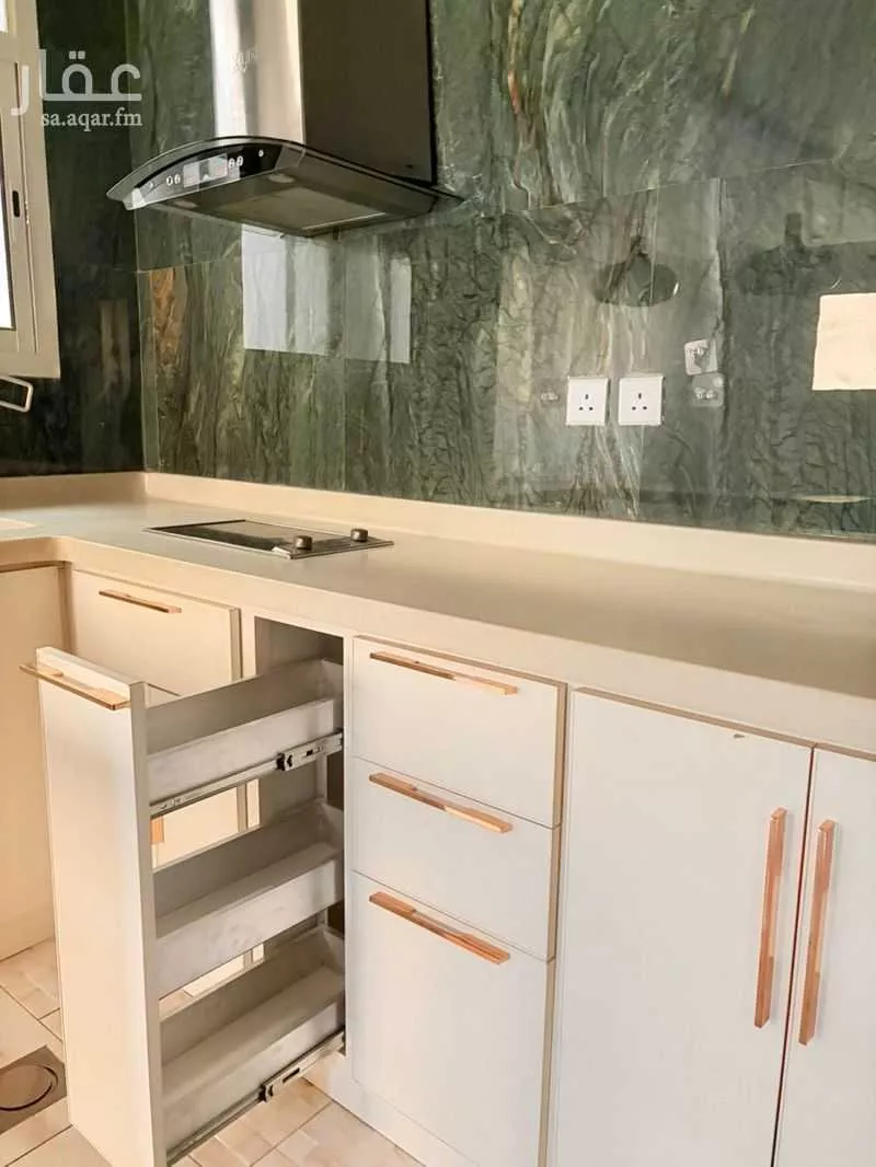 شقة 3 غرف في الملقا 4