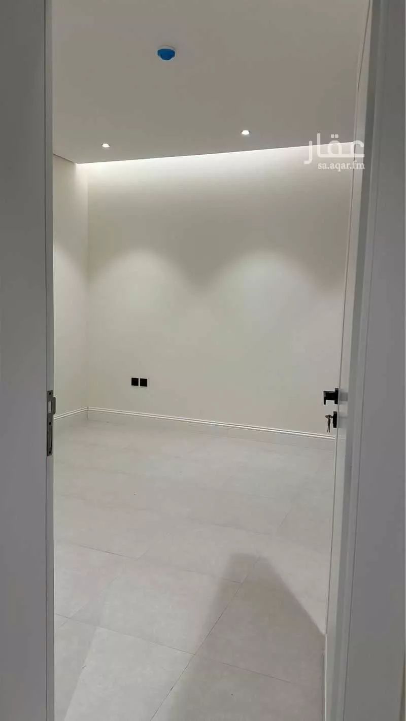 شقة 2 غرف في المغرزات 4