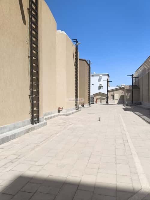 محل 2312 م² في الشرفية 2