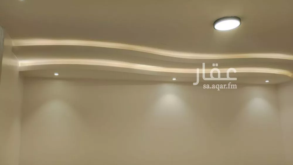 شقة 4 غرف في الملقا 2