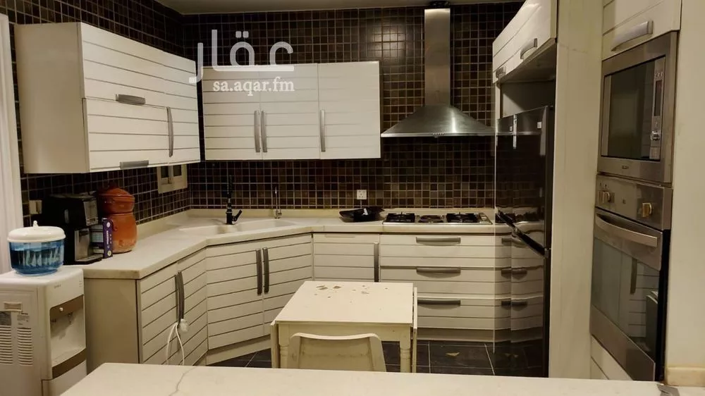 شقة 4 غرف في الملقا 4