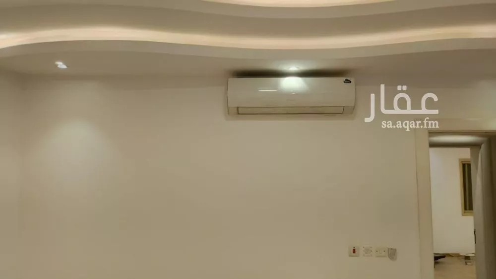 شقة 4 غرف في الملقا 6