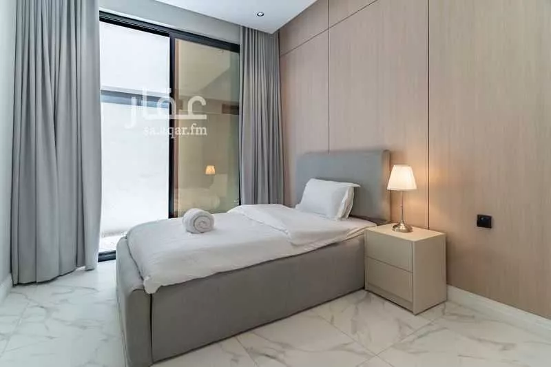 شقة 3 غرف في الملقا 6