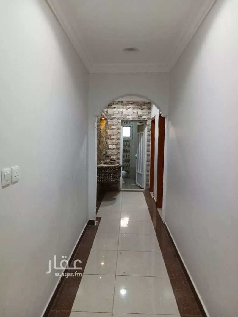 دور 7 غرف في ضاحية الملك فهد 4