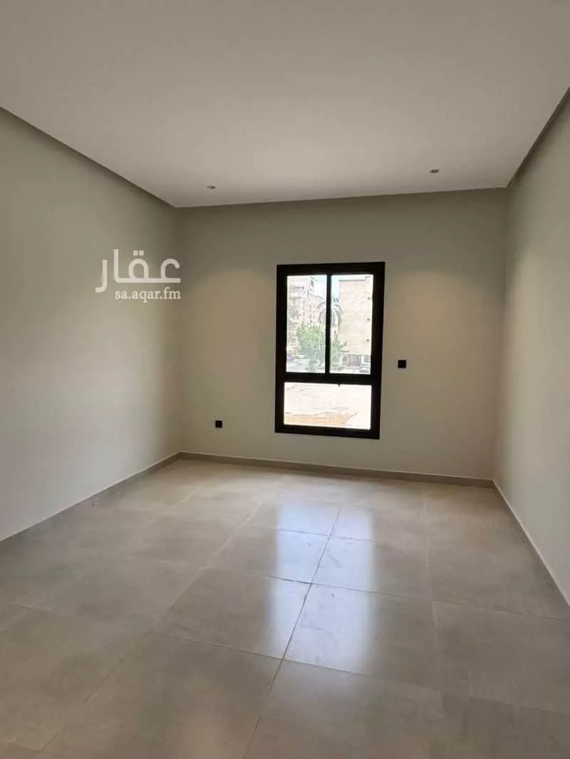 شقة 5 غرف في الروضة 8