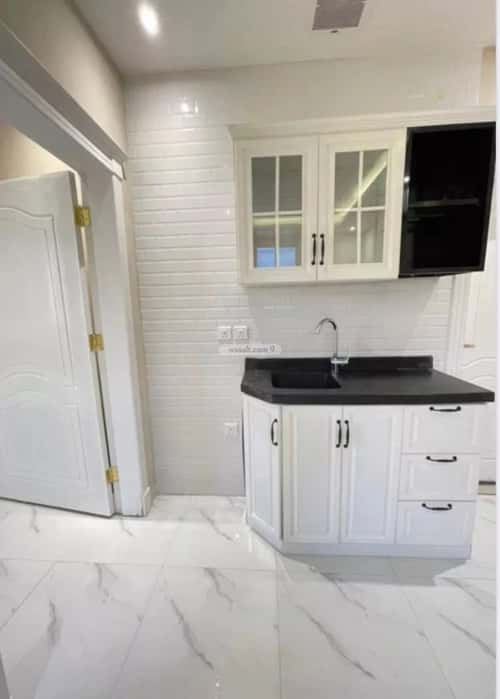 شقة 1 غرف في الملقا 11