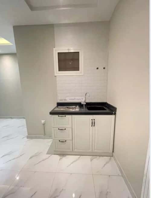 شقة 1 غرف في الملقا 4