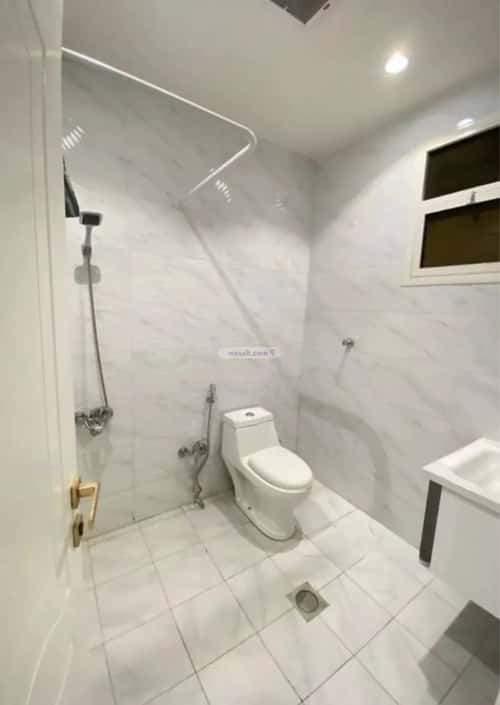 شقة 1 غرف في الملقا 7