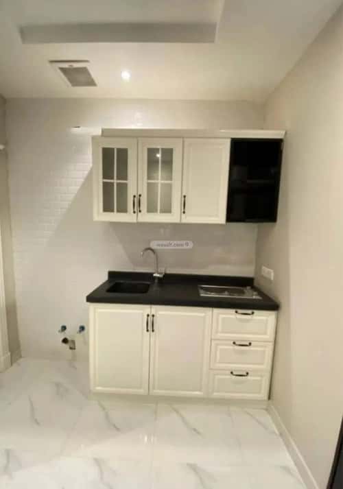 شقة 1 غرف في الملقا 8