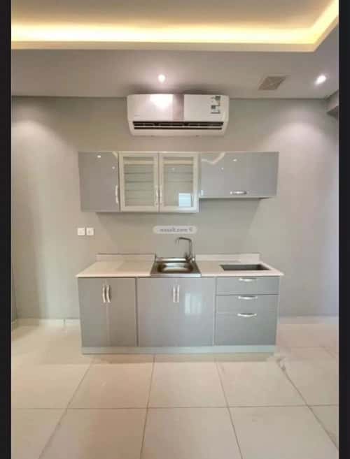 شقة 1 غرف في الملقا 4