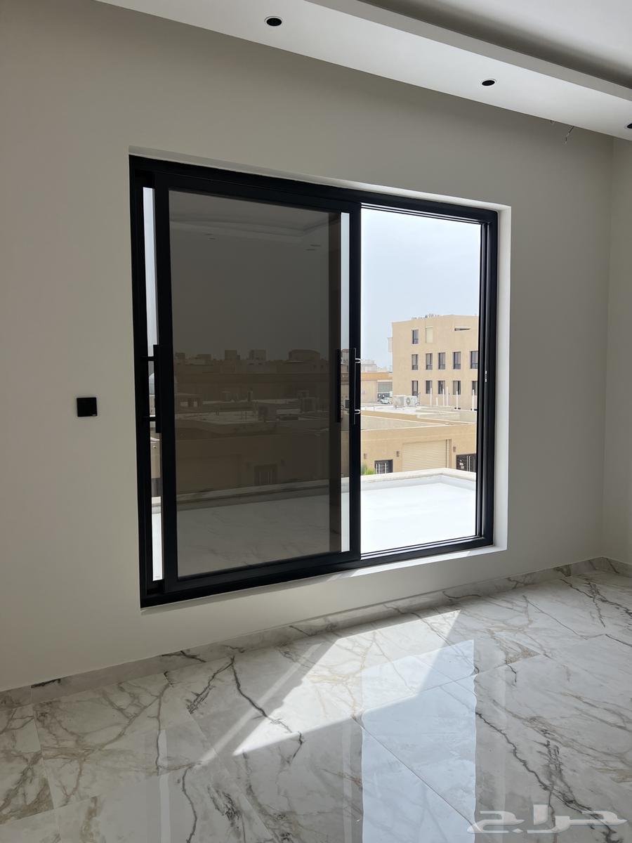 شقة 4 غرف في العارض 11