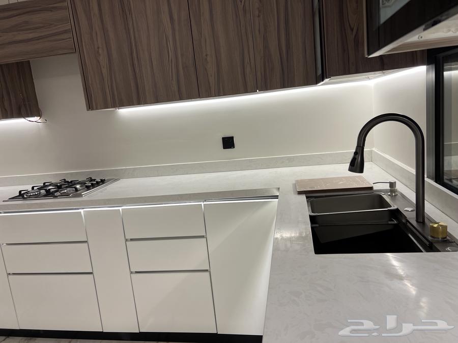 شقة 4 غرف في العارض 16