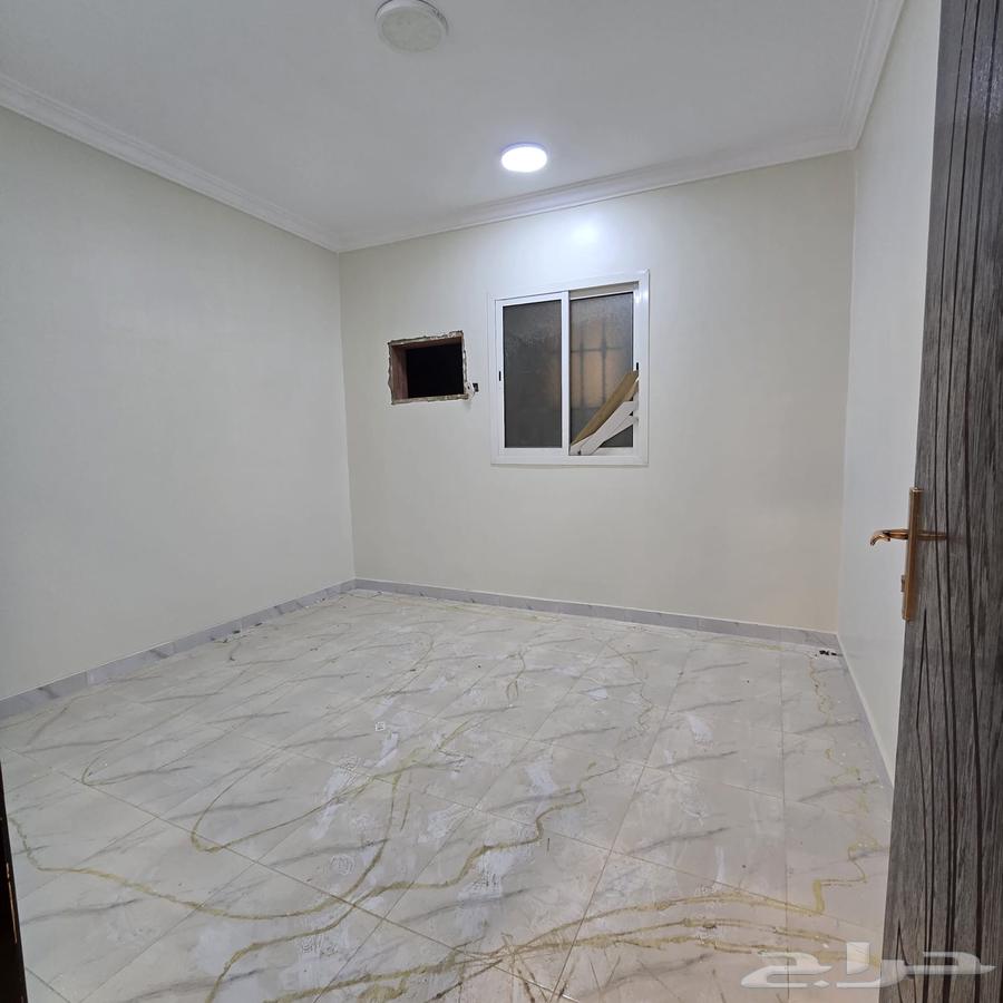 شقة 4 غرف في البيان 2