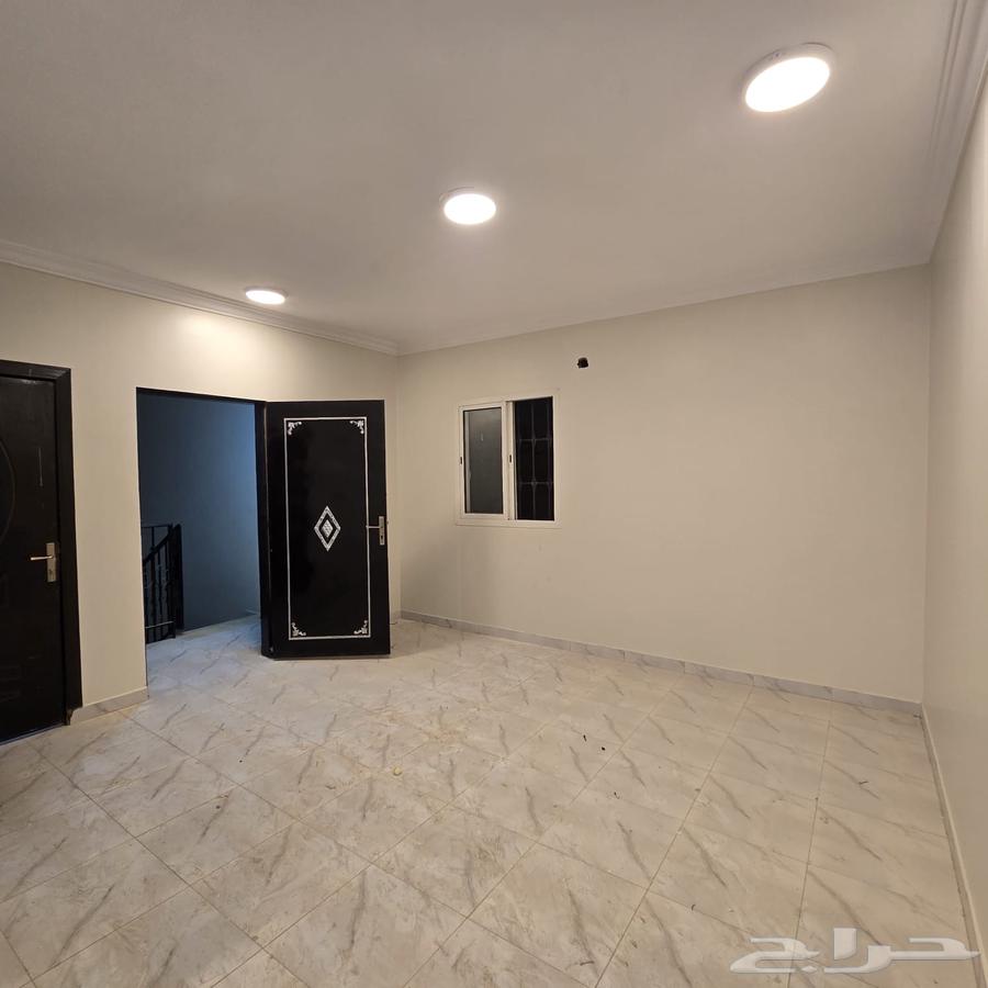 شقة 4 غرف في البيان 3